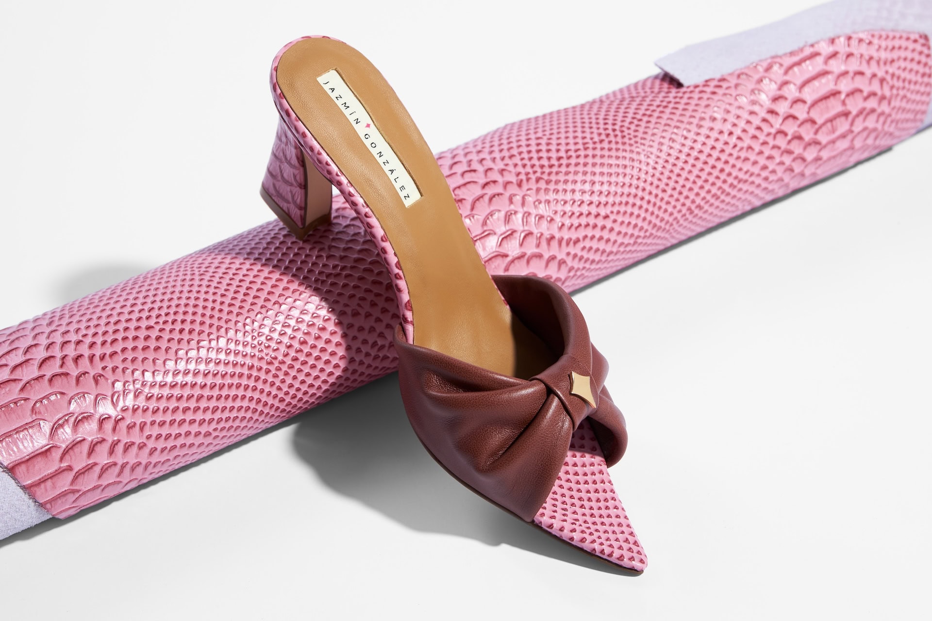 Diamond Drape Chocolate & Croco Strawberry 70MM